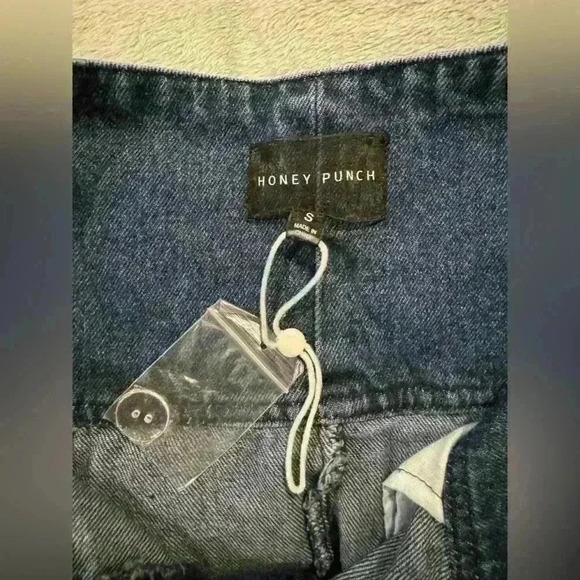 Women’s Honey Punch Denim Skirt - Picture 4 of 7